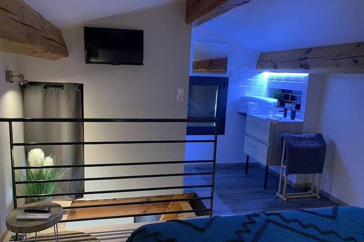 Gîte pour 2 personnes, avec jacuzzi à Laval-Pradel - 3