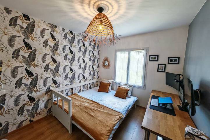 Location de vacances pour 6 personnes, avec jardin à Daux - 3