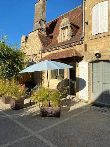 Gîte pour 6 personnes, avec terrasse à Castelnaud-la-Chapelle