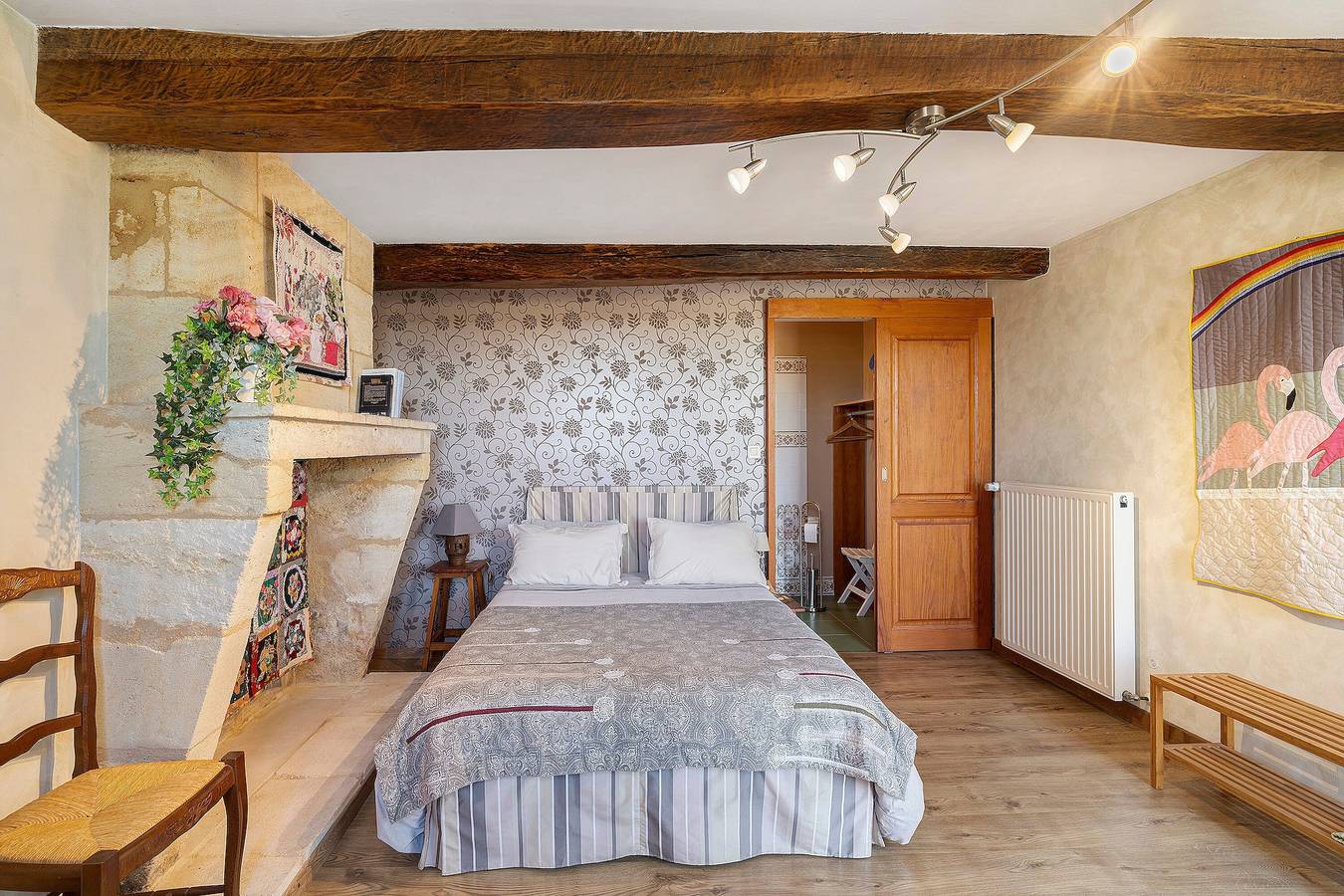 Gästezimmer „La Roseraie“ mit privater Terrasse, Garten und Wlan in Saint-Émilion in Saint-Émilion, Libourne und Umgebung