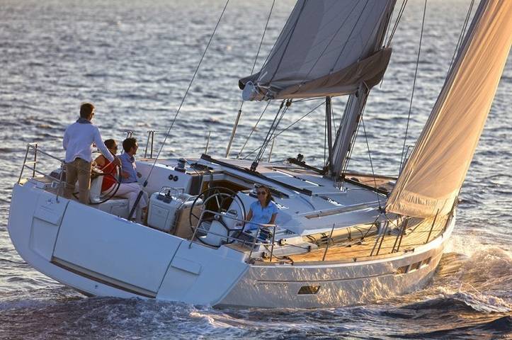 Bateau pour 10 personnes dans Port Pin Rolland