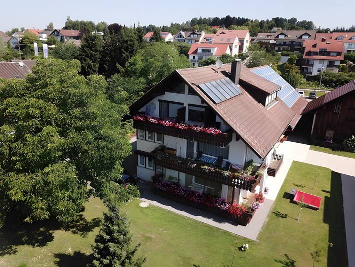Ganze Wohnung, Ferienwohnung 'Diepold' mit Bergblick, Gemeinschaftsgarten und Wi-Fi in Wasserburg (Bodensee), Bayerisch Schwaben