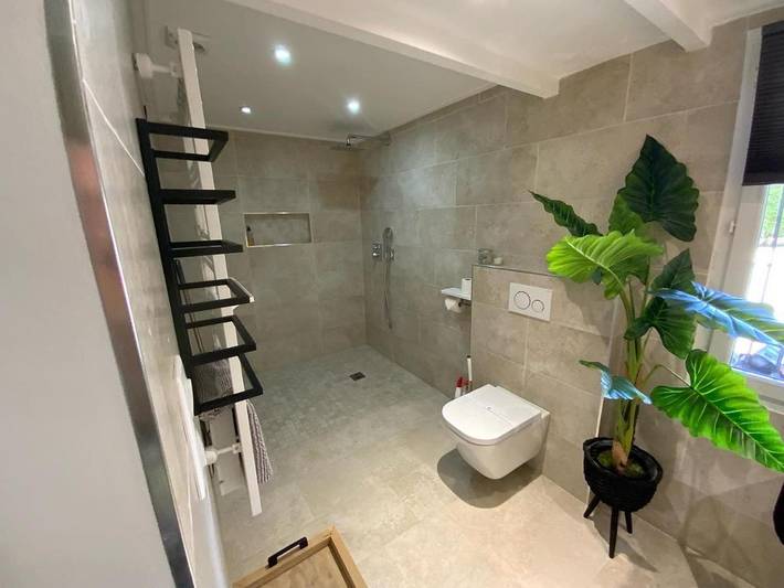 Gîte pour 2 personnes, avec piscine ainsi que vue et jardin à Ampus - 3