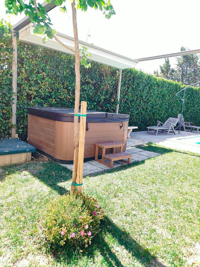 Gîte pour 7 personnes, avec jacuzzi ainsi que piscine et jardin à Matera - 4