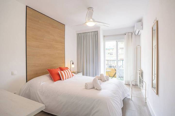 Entire apartment, Sierra Nevada Views | Sunny, Spacious & Renovated in Zaidín - Vergeles, Granada