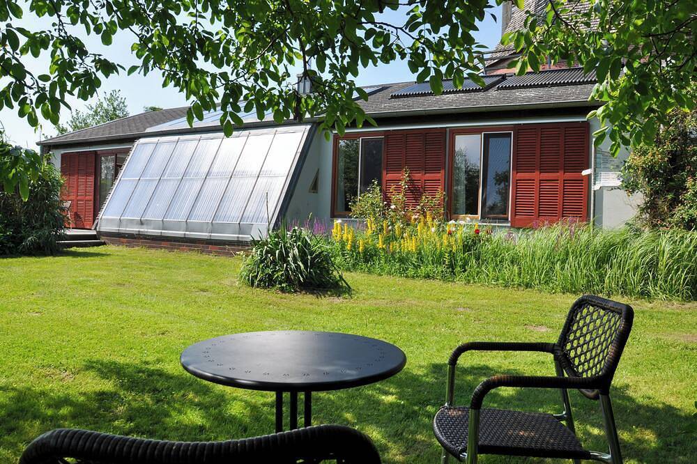 Komfortables Ferienhaus, exklusive Lage an der Windmühle, Nähe Warnemünde in Warnow - West, Rostock und Umgebung
