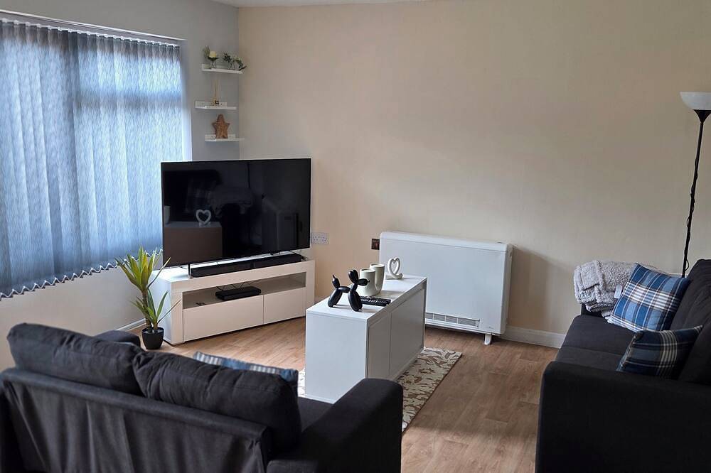 Langcliffe House - 3 bed - Sleeps 5 - Wifi/Parkin/Garden in Warwick, Warwickshire
