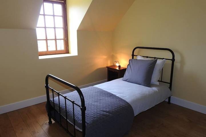 Gîte pour 4 personnes, avec terrasse et jardin à Bazouges-la-Pérouse - 4