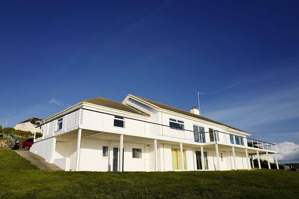 The best view in Cornwall? in Mawgan Porth, Cornwall