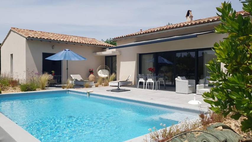 Chambre d’hôte pour 2 personnes, avec Terrasse et Jardin ainsi que Piscine et Vue