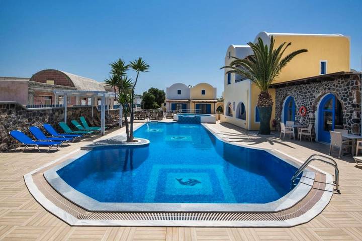 Apartahotel para 2 personas, con piscina y jardín en Santorini