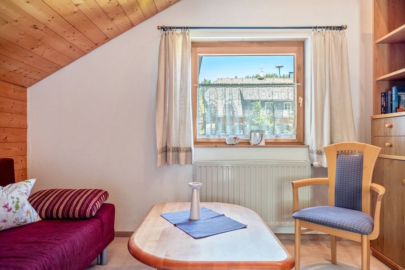 Ganze Wohnung, Ferienwohnung 'Fingerhut' mit Bergblick, privater Terrasse und Wi-Fi in Altglashütten (Feldberg), Feldberg
