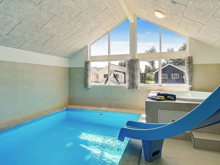 Ferienhaus für 16 Personen, mit Sauna und Pool sowie Terrasse, kinderfreundlich an der Ostsee - 4