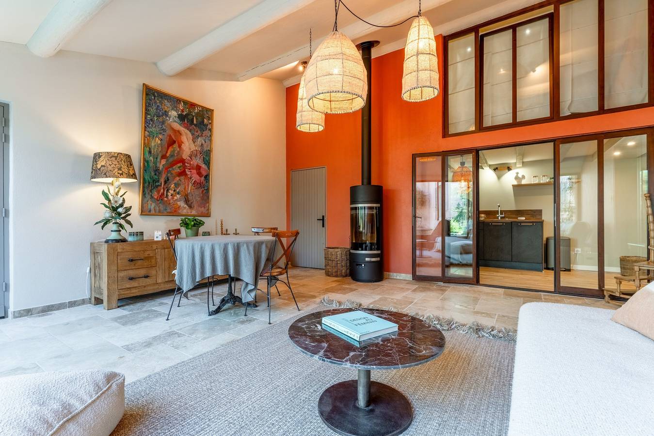 Ferienhaus „Le Loft d'Emma“ mit Gemeinschaftspool, Wlan und Klimaanlage in Pernes-les-Fontaines, Parc naturel régional du Mont-Ventoux