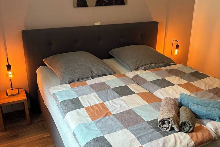 Ganze Wohnung, Ferienwohnung \"Stadtoase\" im Zentrum der Stadt Neustadt an der Weinstraße in Neustadt-Stadtmitte, Neustadt an der Weinstraße