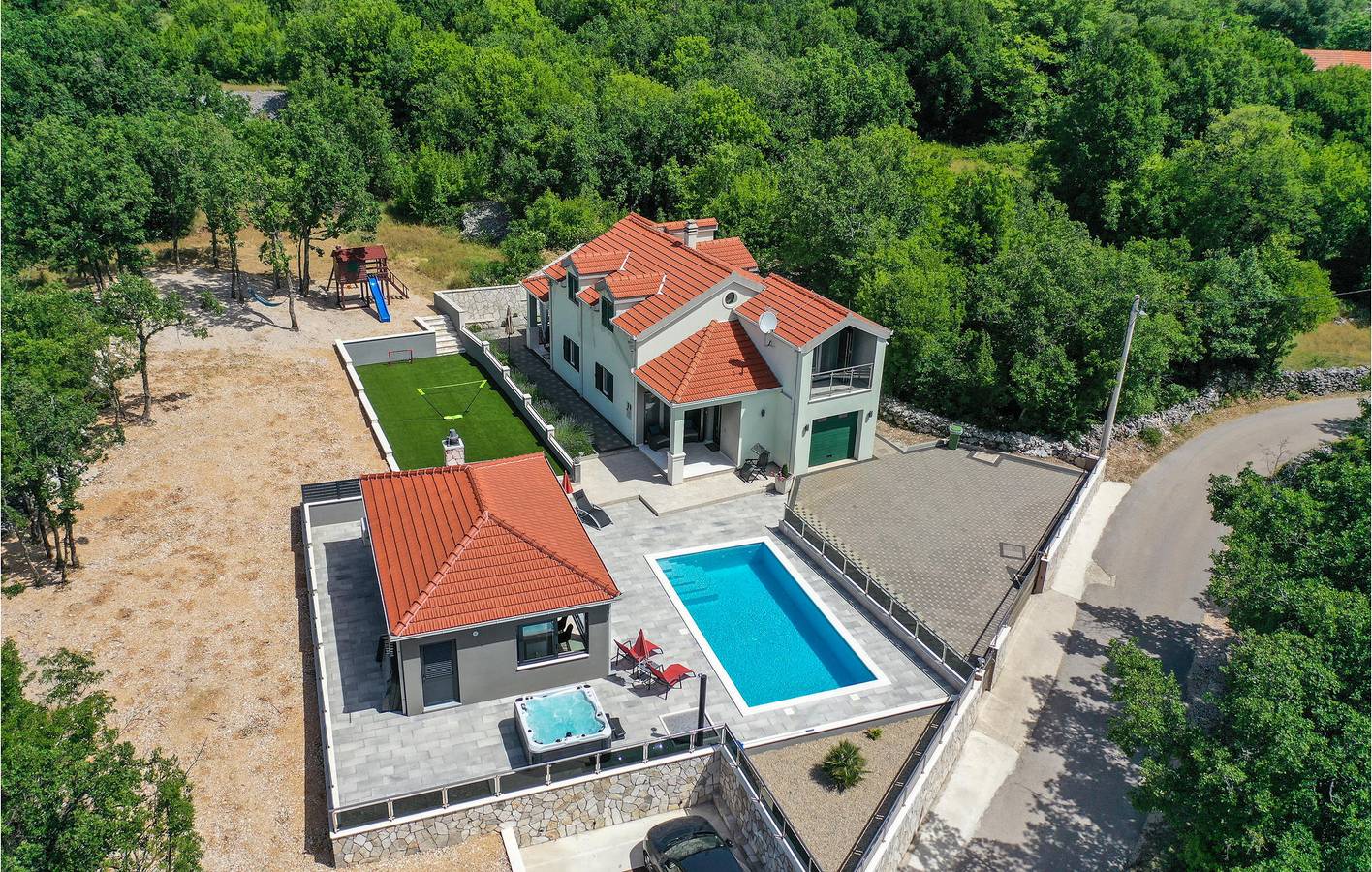 Gemütliche 2-Zimmer-Wohnung mit Pool, WLAN, Küche und Parkplatz in Zagvozd, Makarska Riviera