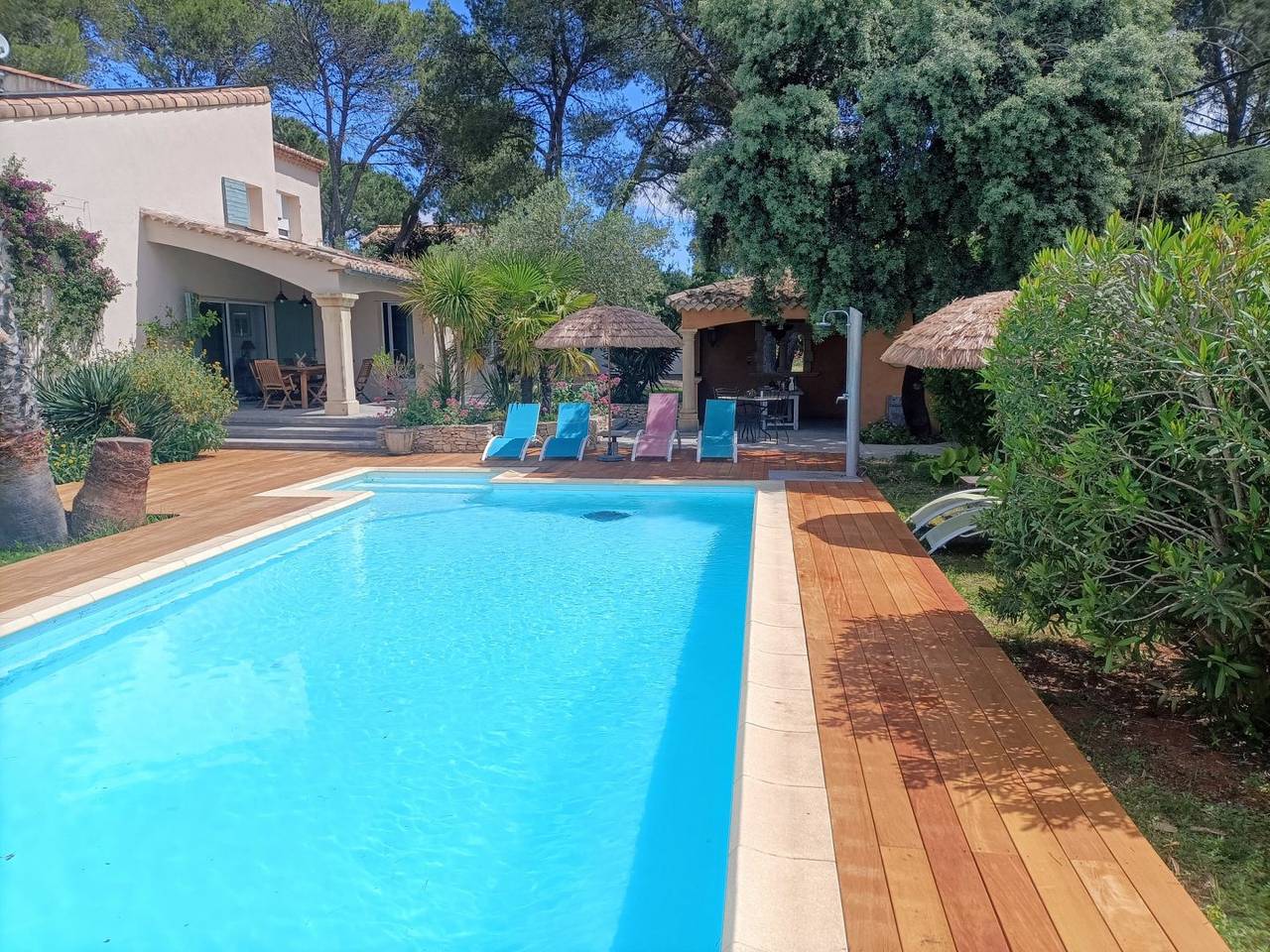 Sous les Pins - Chambre simple, 2 personnes in Nages-et-Solorgues, Région de Nîmes