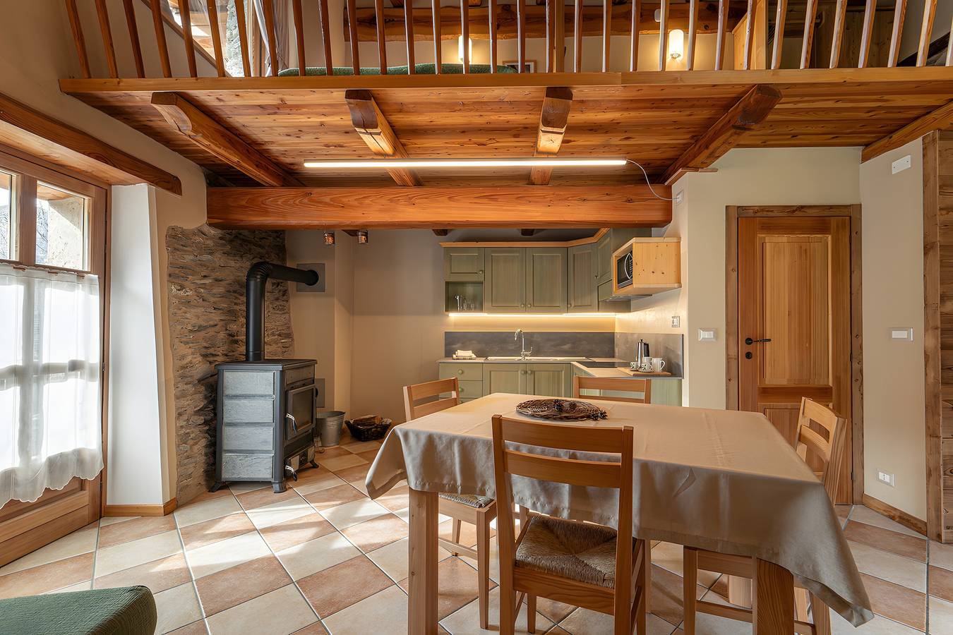 Chalet 'Civico 1' mit Bergblick, privatem Garten und Wlan in Marmora, Cuneo Provinz