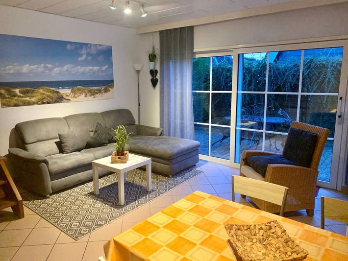 Ferienhaus für 4 Personen, mit Terrasse und Garten in Duhnen