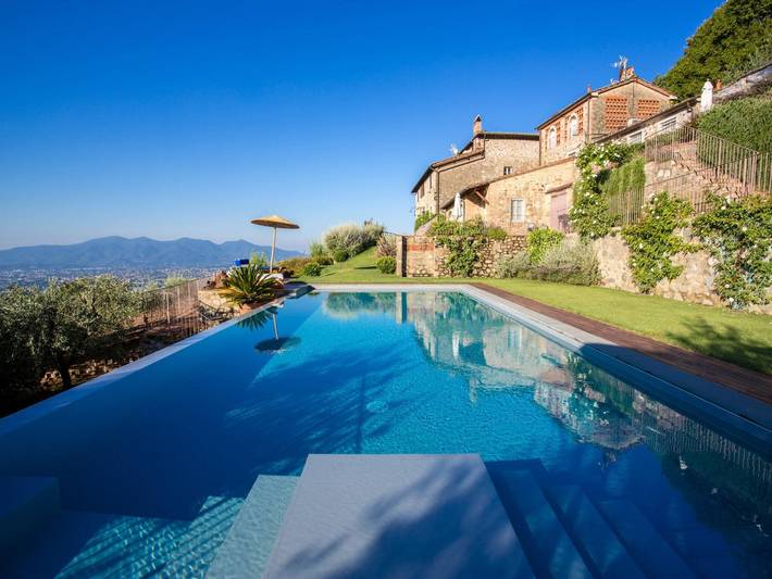Boerderij voor 6 personen, met tuin en zwembad, kindvriendelijk in Lucca