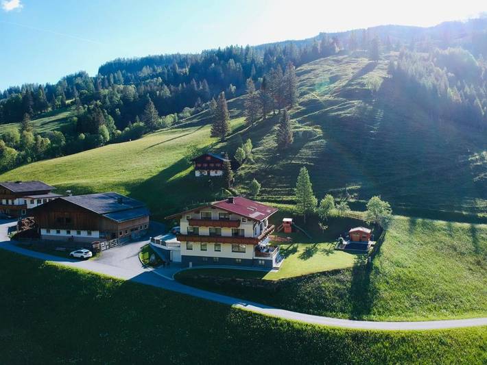 BnB für 4 Personen, mit Balkon und Terrasse sowie Garten und Ausblick in Rauris