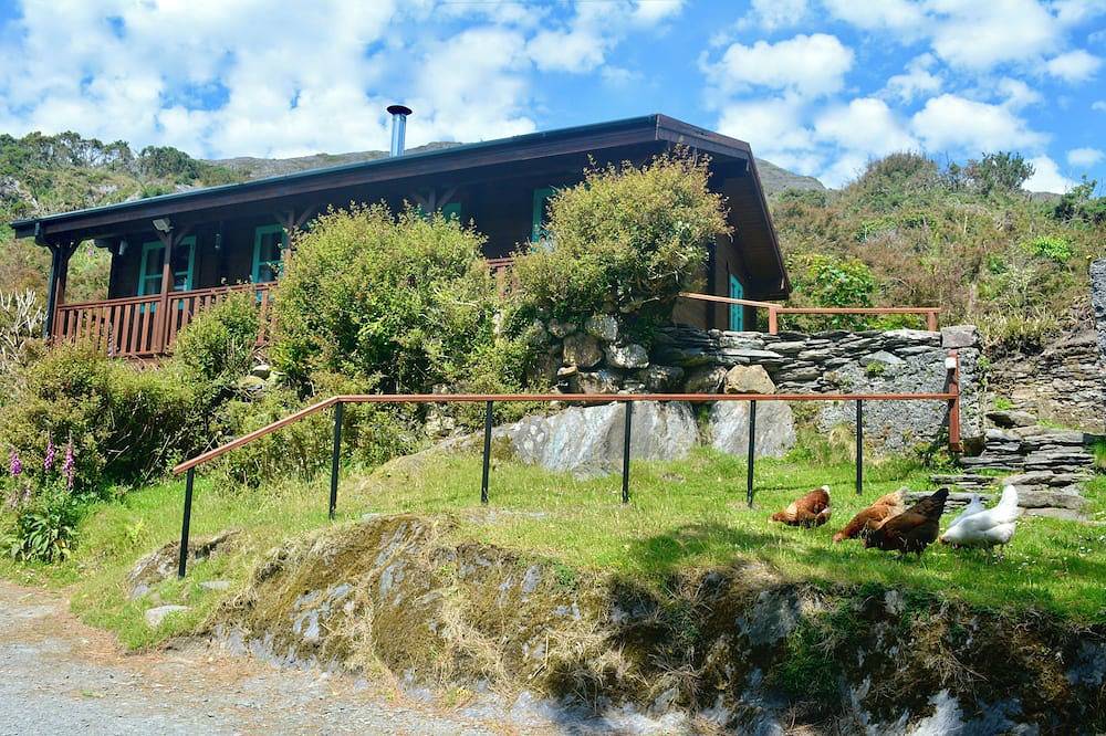 Mountain Cabin situated in a unique and peaceful area of outstanding beauty. in County Cork