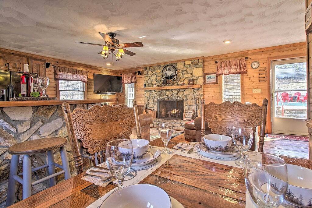 Familienhütte mit Pool und Whirlpool von Fairy Stone in Virginia