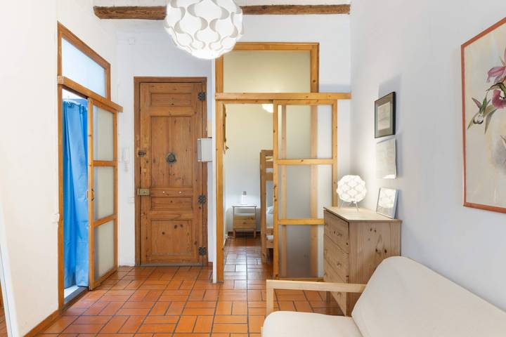 Ganze Wohnung, Ferienwohnung für 4 Personen mit Garten in Barcelona Zentrum, Barcelona