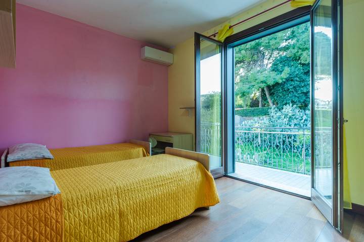 Gîte pour 9 personnes, avec balcon à Aci Castello - 4