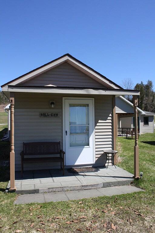 Vacation rental for 14 people, with yard and terrace, with pets in Lake Leelanau