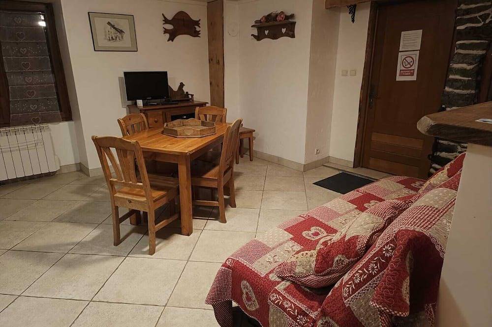 Entire apartment, Large Studio 35 M² 2/4 Places 100 m from La Télecabine Maurienne via Val Thorens in Orelle, Saint-Jean-de-Maurienne region