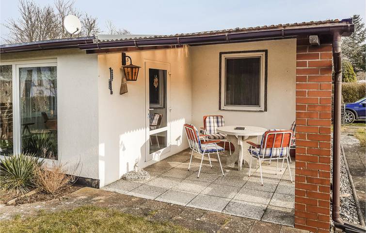 Gemütliche Strandwohnung mit TV und Parkplatz in Loissin, Vorpommern Greifswald