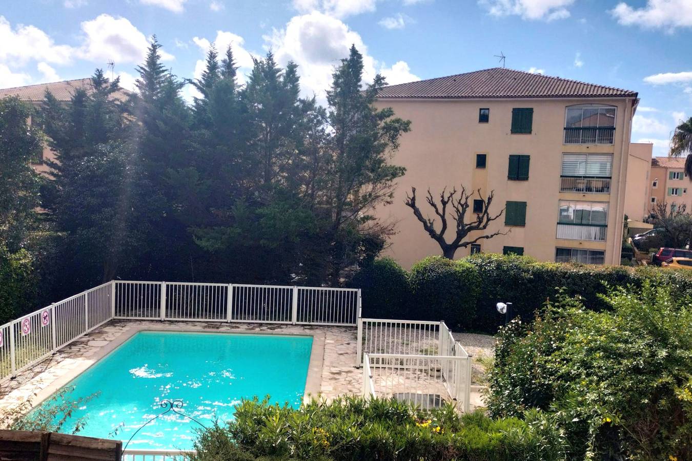 Ganzes Studio, Flat with terrace in Sanary-sur-Mer in Sanary-sur-Mer, Mittelmeerküste (Frankreich)