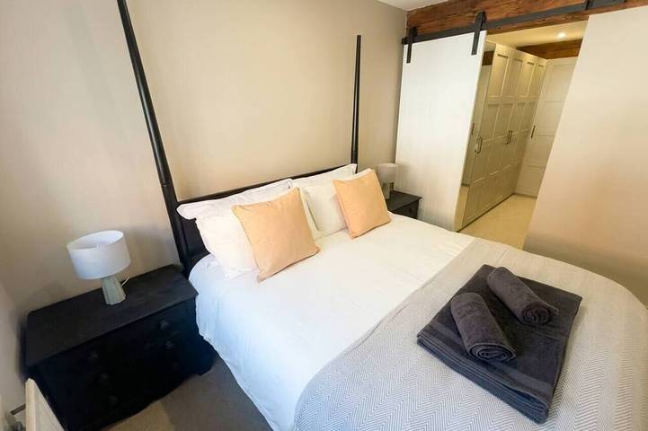 Cosy & spacious 3Br by Warwick castle in Warwick, Warwickshire