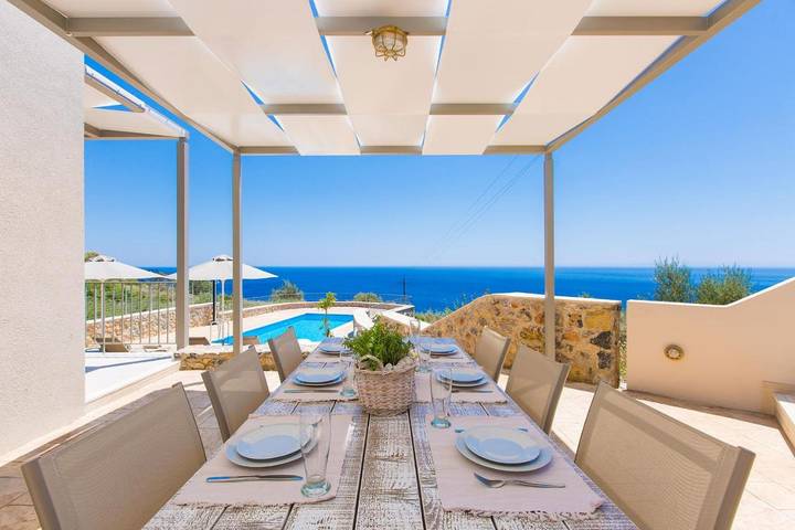 Chalet para 12 personas, con jardín además de vistas y piscina - 1