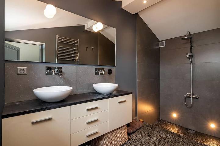 Location de vacances pour 10 personnes, avec jardin à Caluire-et-Cuire - 4