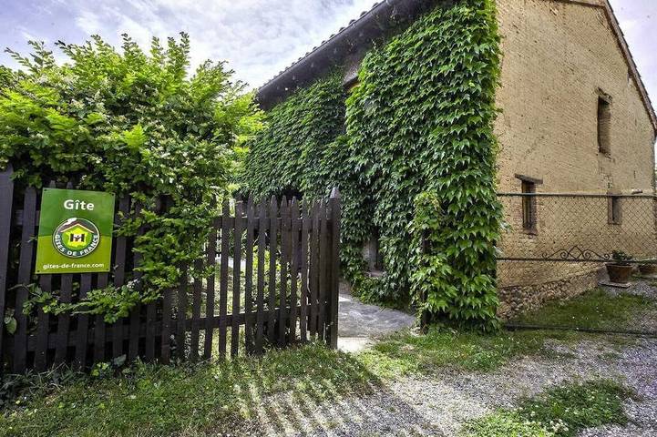 Location de vacances pour 5 personnes, avec jardin à Poucharramet