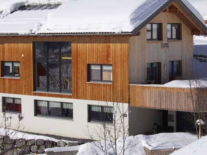 Hütte für 5 Personen, mit Ausblick und Terrasse sowie Garten, kinderfreundlich im Bregenzerwald