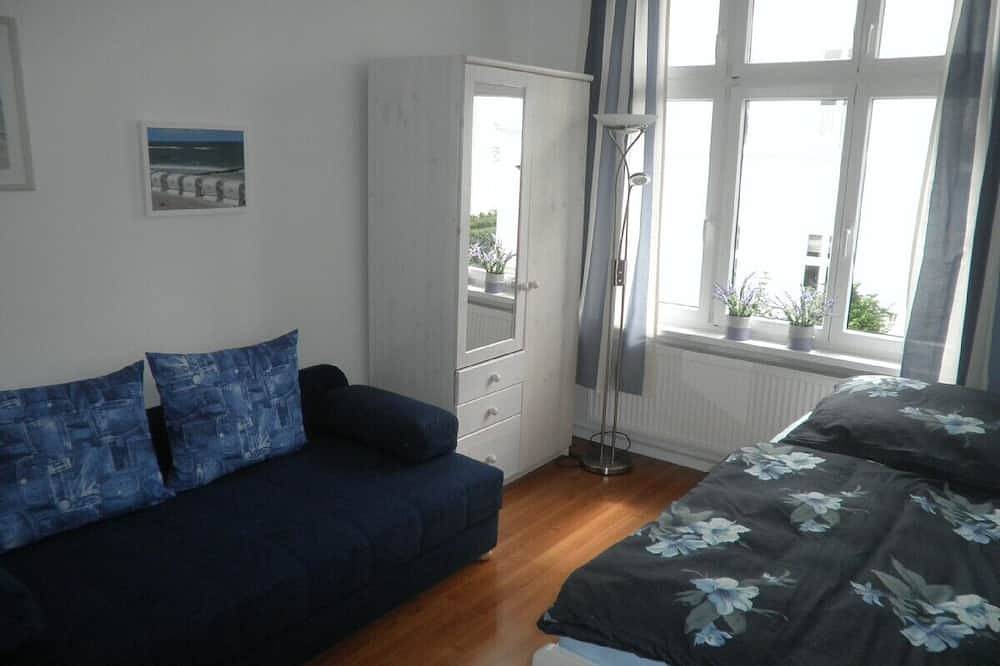 Exclusive Ferienwohnung (3 Zimmer, 85 qm) in ruhiger Lage, nur 50m zum Strand! in Seebad Heringsdorf, Heringsdorf