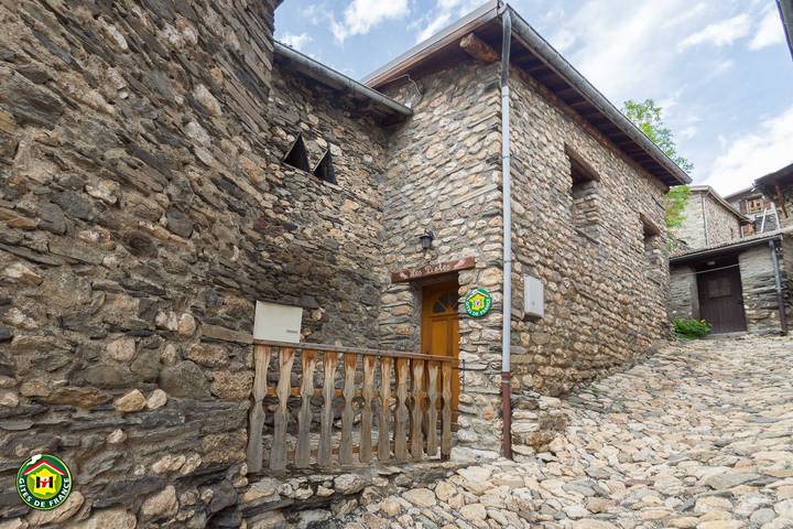 Gîte pour 6 personnes, avec balcon dans l' Isère