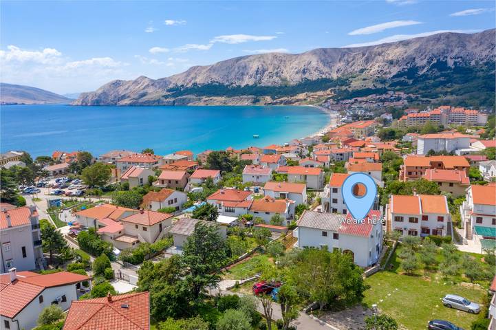 Apartamento entero, Apartamento-estudio con balcón y vista al mar Baska, Krk As-23742-a in Vela plaža, Baska
