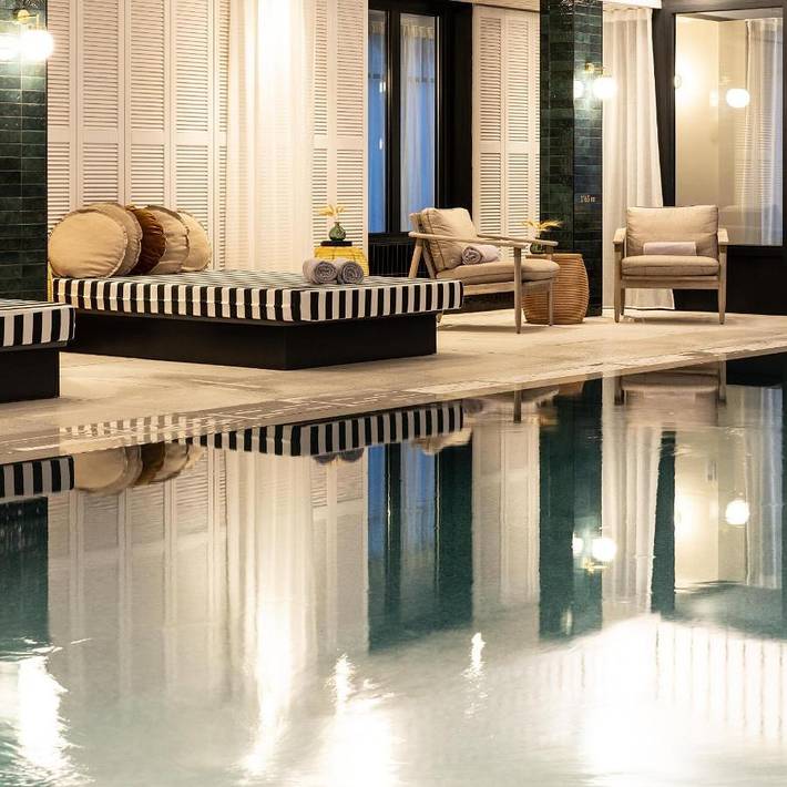Hôtel pour 4 personnes, avec sauna et terrasse ainsi que jacuzzi et piscine