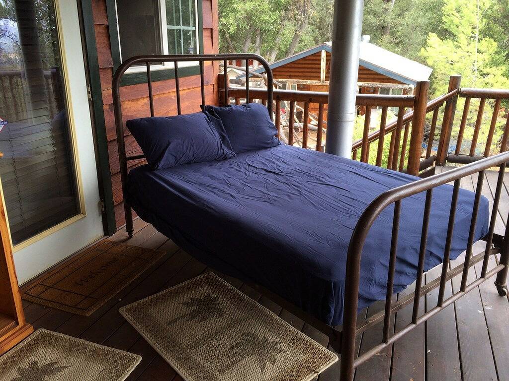 Log Cabin for 12 Guests in Southern California, Cleveland National Forest