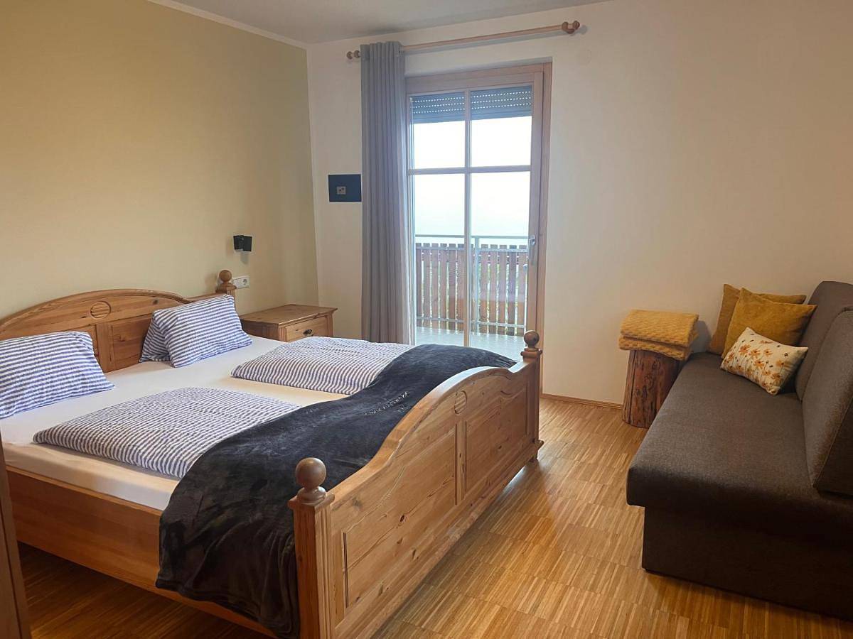 Ganze Wohnung, Kerschbamerhof im Süden Südtirols in Kurtatsch an der Weinstraße, Nonsberggruppe