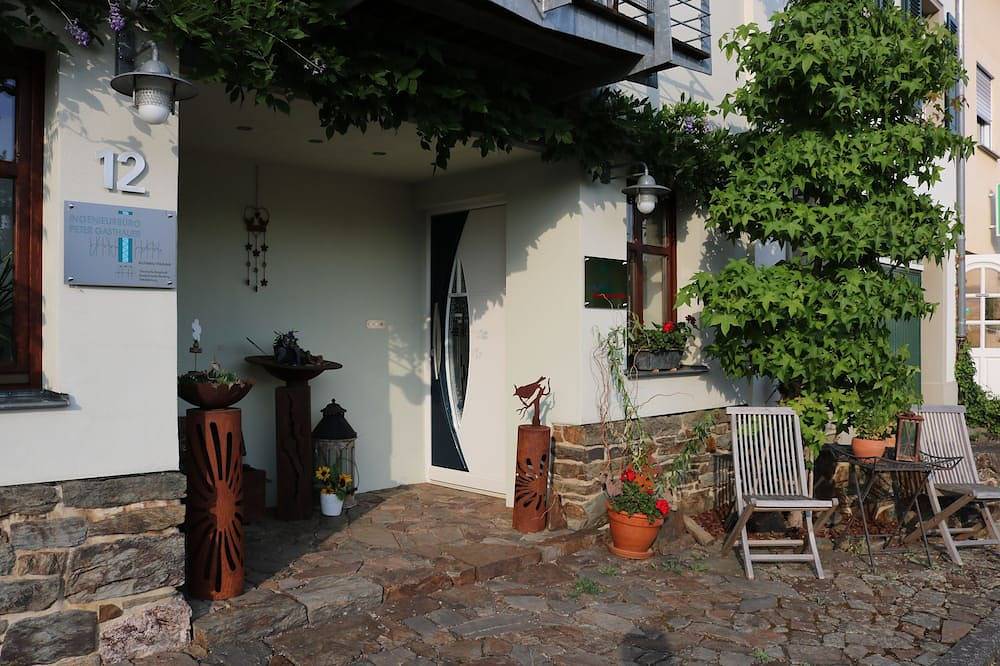 Elegantes Ferienhaus in einem Winzerdorf mit Geschichte in Ockfen, Landkreis Trier-Saarburg