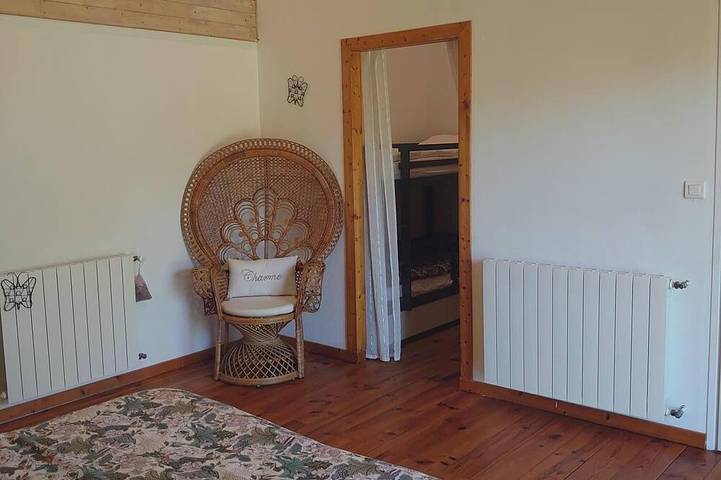 Location de vacances pour 4 personnes, avec terrasse ainsi que jardin et piscine à Piégros-la-Clastre - 3