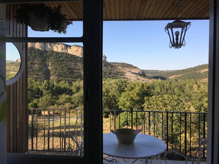 Apartamento para 6 personas, con vistas y jardín, Se admiten mascotas en Las Merindades