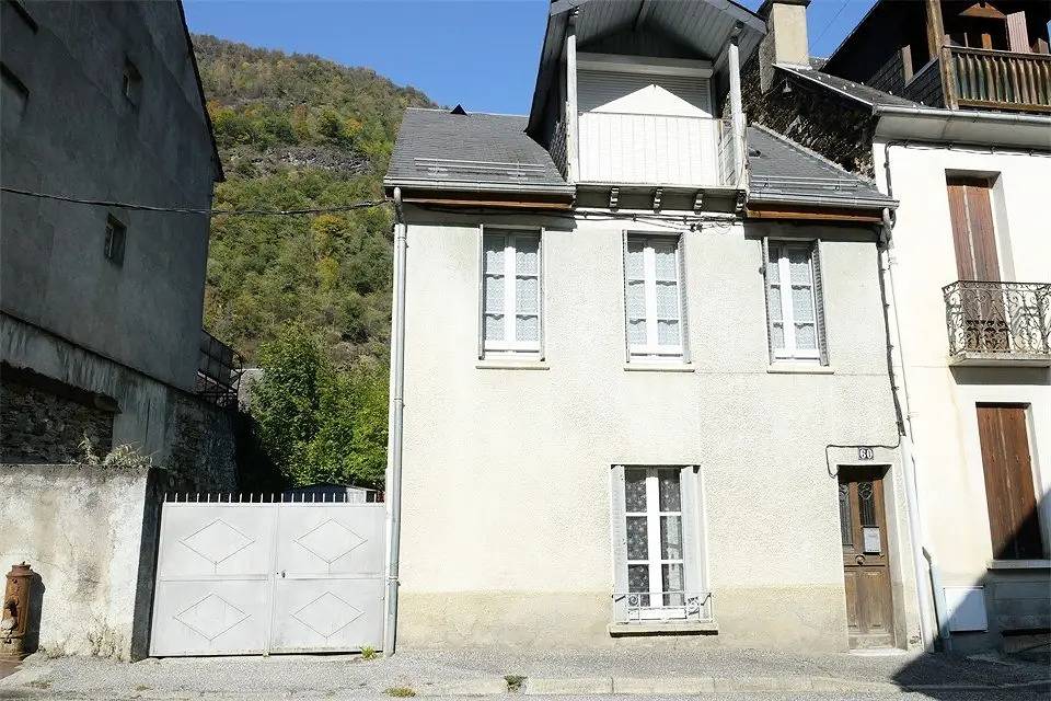 Luchon Maison Proche Du Marche - 3 Chambres Jardin in Luchon-Superbagnères, Bagnères-de-Luchon