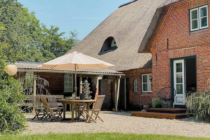 Ferienhaus für 9 Personen, mit Garten in Seeth