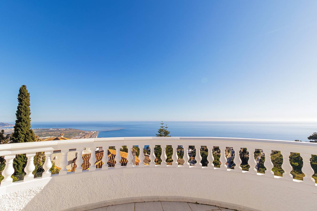 Villa „Alta Vista“ mit Meerblick, Wlan und Klimaanlage in Monte de los Almendros, Salobreña